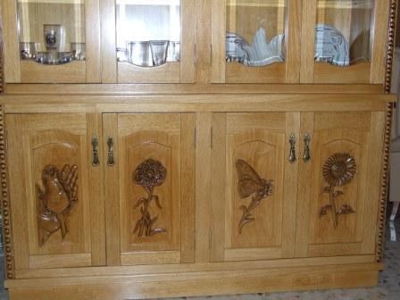 Puertas de vitrina con tallas